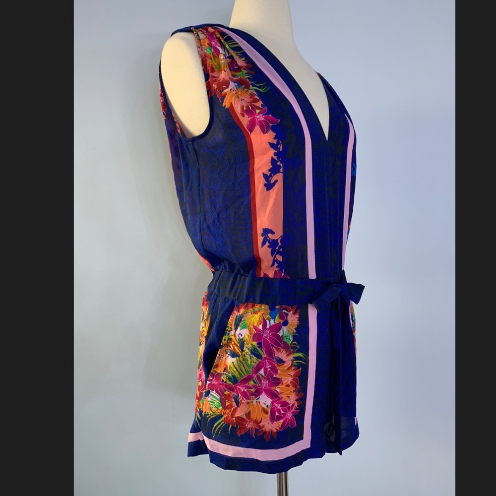 BCBGMAXAZRIA floral romper🌺🌸